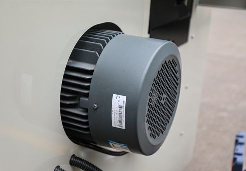 EcoWood CFS-200 CFS-200 OPT  Двигатель пилы  Двигатель марки Beide мощностью 5,5 кВт, производства Siemens, который обладает характеристиками высокого уровня защиты и стабильной работы  Конструкция пильного суппорта с двойным подшипником NSK обесп...